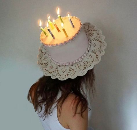 Cake Costume Diy, Birthday Hat Aesthetic, Birthday Cake Costume, Girl Birthday Cake Ideas, Fries Sauce, Sliced Cake, Cake Costume, Wallpapers Food, Aesthetic Food Recipes