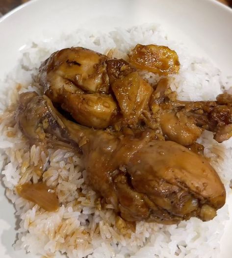 Authentic Chicken Adobo Quick Asian Dinner, Adobo Chicken Filipino, Adobo With Rice, Philipino Adobo Chicken, Chicken Adobo Filipino Authentic, Filipino Lunch, Phillipino Chicken Adobo, Easy Chicken Adobo Filipino, Crockpot Chicken Adobo Filipino