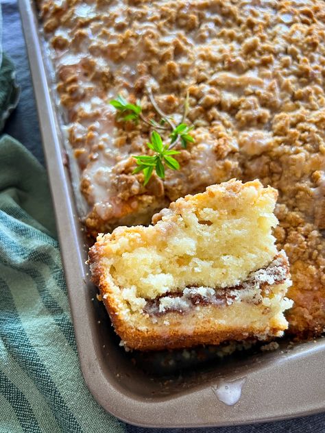 Crumble Coffee Cake, Healthy Coffee Cake, Sour Cream Blueberry Muffins, Greek Yogurt Cake, Breakfast Coffee Cake, Coffee Cake Recipes Easy, Cinnamon Crumble, Fluffy Cake, Coffee Cake Muffins