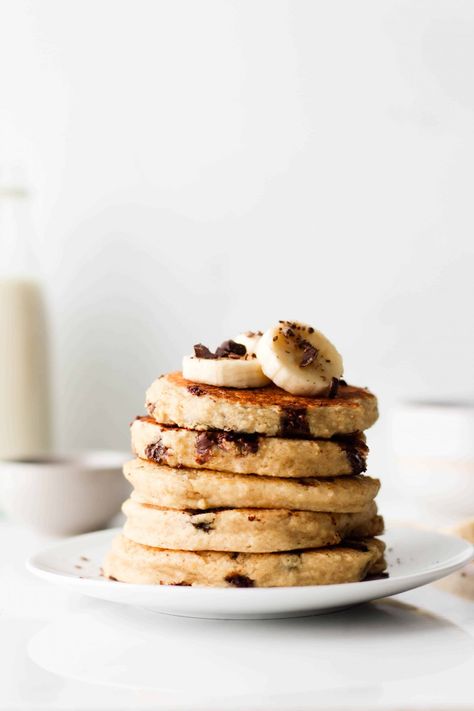 Oat Flour Pancakes with Chocolate Chips Pancakes With Greek Yogurt, Fluffy Gluten Free Pancakes, Vanilla Chia Seed Pudding, Oat Flour Pancakes, Vanilla Chia Pudding, Oat Milk Recipe, Sweet Potato Nachos, No Flour Pancakes, Flour Pancakes