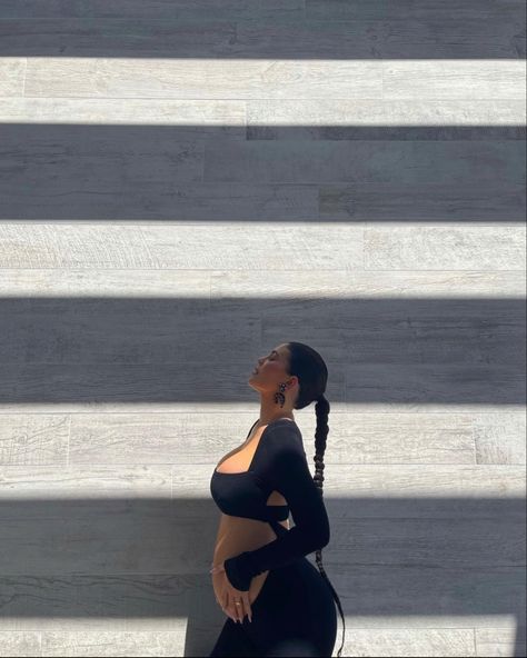 Mesh Dress Maternity Shoot, Kylie Jenner Maternity Shoot, Stylizacje Kylie Jenner, Jenner Pregnant, Kylie Jenner Pregnant, Kylie Pregnant, Kylie Jenner Fotos, Pregnancy Pics, Trajes Kylie Jenner