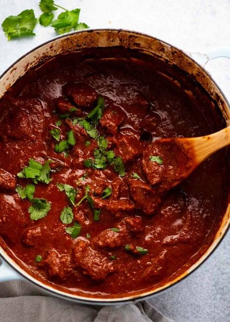 Vindaloo Sauce, Vindaloo Curry, Vindaloo Recipe, Vindaloo, Recipe Tin, Recipetin Eats, Beef Curry, Fresh Spices, Goulash