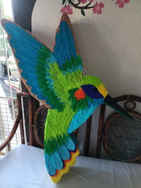 Charro Theme, Homemade Pinata, Paper Mache Animals, Piñata Ideas, Vbs Crafts, Diy Gifts For Friends, Paper Birds, Mexican Decor, Chicano Art