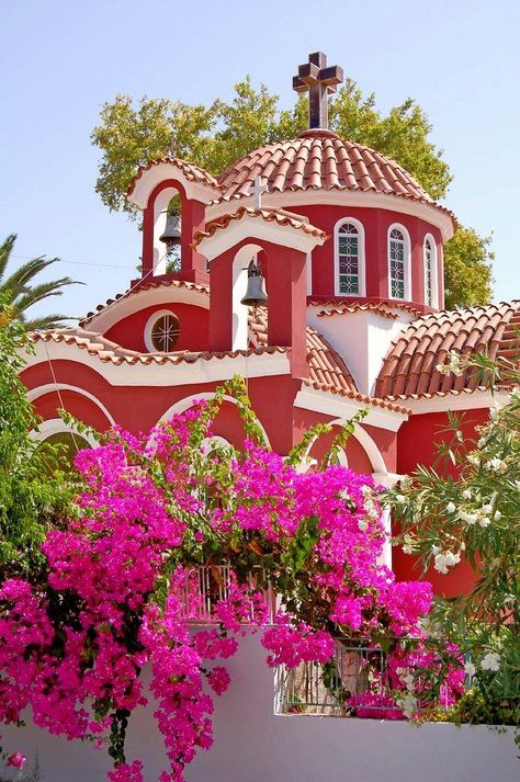 Grecia Santorini, Crete Island, Crete Greece, Bougainvillea, Place Of Worship, Beautiful Buildings, Greece Travel, Macedonia, Greek Islands