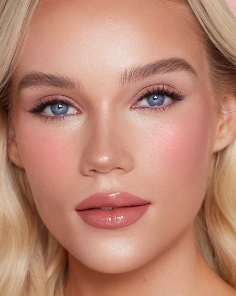 Simple Pink Makeup Looks, Pink Soft Makeup, Pink Makeup Looks Soft, Simple Pink Makeup, Wedding Makeup For Blue Eyes, Graduation Hair, Charlotte Tilbury Pillow Talk, Makeup Everyday, Romantic Makeup