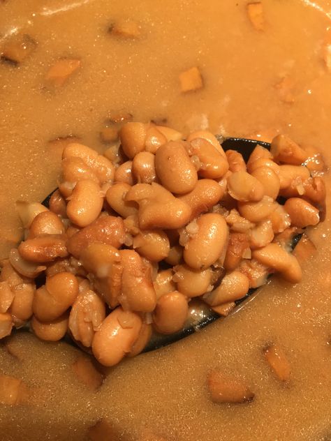 Old Timey Soup Beans Brown Bean Soup Recipe, Heinz Beans Recipe, Southern Bean Soup, Soup Beans On The Stove, Soup Beans In Crock Pot, Great Northern Bean Recipes, Brown Bean Soup, German Coleslaw Recipe, Crockpot Bean Soup