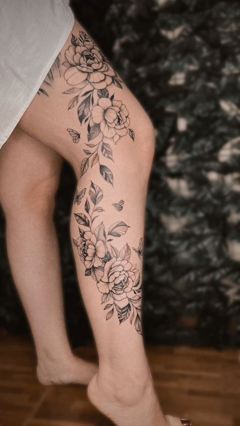 Flower Leg Sleeve Tattoo Women, Leg Sleeves For Females Flowers, Floral Leg Sleeve, Floral Leg Tattoo, Flower Leg Tattoos, Tattoo Perna, Tattooed Man, Tattoo Floral, Wrap Tattoo