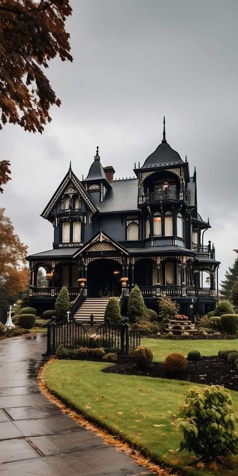 New Orleans House Aesthetic, New Orleans Victorian House, New Orleans Aesthetic, File Ideas, New Orleans Architecture, Hotel Cafe, Save File, Willow Creek, New Orleans Homes