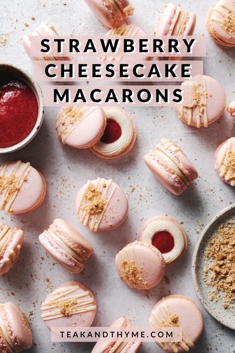 Cheesecake Macarons, Strawberry Macarons, French Macaroon Recipes, Strawberry Macaron, Kue Macaroon, Macarons Macaroons, Macaron Filling, Macaroon Cookies, Macaron Flavors