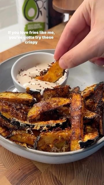 Squash Fries, Acorn Squash Recipes, Pecorino Cheese, Garlic Clove, Weight Watchers Diet, Acorn Squash, No Carb Diet, Squash Recipes, Aioli