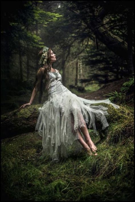 Forest goddess Era Victoria, Fairytale Photoshoot, Fairy Photoshoot, Nature Photoshoot, Fairytale Photography, Fantasy Forest, Fantasy Photography, Shooting Photo, Forest Fairy