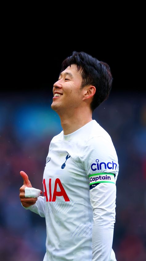 #Tottenham #spurs #soccer #premierleague Son Spurs, Spurs Wallpaper, Tottenham Hotspur Players, Son Heung Min, Tottenham Hotspur Fc, Fc Chelsea, Soccer Tips, Football Is Life, Soccer Party