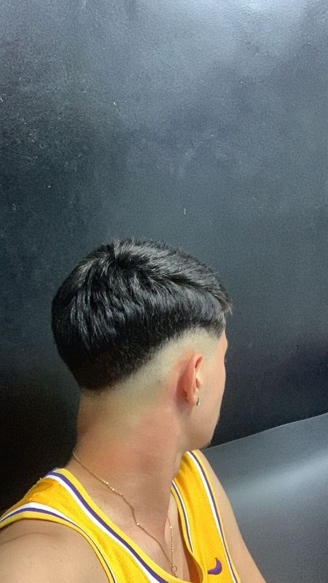 Low Mid Fade, Low Fade Redondo, Taper Fade Alto, Low Fade Em V, Gentleman Movie, Taper Fade Short Hair, Haircut Selfie, Barber Haircuts, Top Movies To Watch