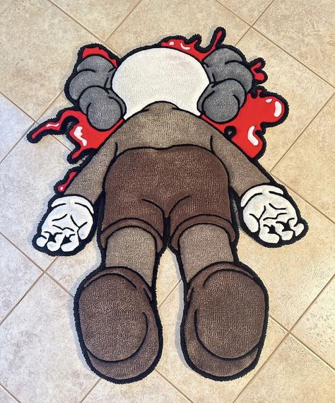 Kaws Rug Black, Graphic Rugs In Bedroom, Hype Beast Rugs, Hypebeast Rugs, Hard Rugs, Kaws Rug, Tapis Aesthetic, Boy Rugs, Cartoon Rug