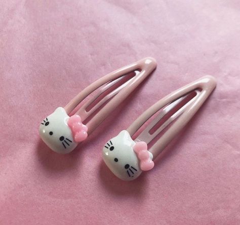 Baby Pink Hair, Resin Hair Clips, Kawaii Hair Clips, Hello Kitty Earrings, Pink Kitty, Pink Hair Clips, Kawaii Hairstyles, Handmade Brand, Cat Earrings