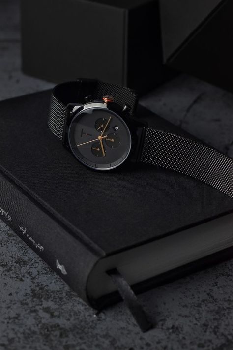 Watch Pictures Photography, Men Watch Photography, Mens Watch Photography, Aesthetic Watches Men, Black Watch Aesthetic, Watch Aesthetic Man, Watch Men Aesthetic, Black Watch Wallpaper, Men Accessories Man Stuff