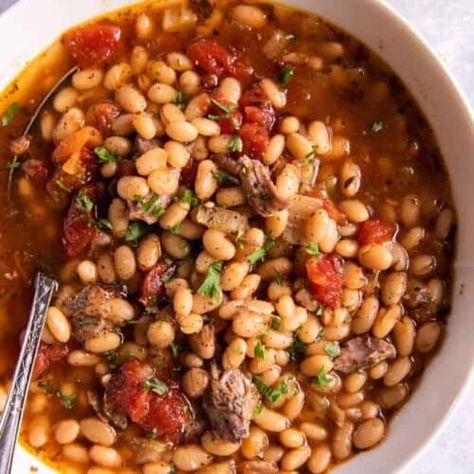 Instant Pot Navy Bean Soup | Everyday Family Cooking Soup Beans Instant Pot, Northern Beans Recipe, Great Northern Beans Recipe, Instant Pot Bean Soup, Juicy Ham, Navy Bean Soup, Ham Hocks, Pork Hock, Navy Beans