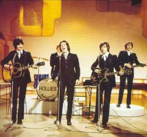 The Hollies, 1960s Music, Video Show, British Music, 60s Music, Swinging Sixties, Musica Rock, British Invasion, Guitar Players