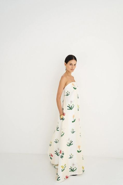 Poppy Print Gown Poppy Print Dress, White Backless Dress, Flower Midi Dress, Dress Hire, Dress Night Out, Amanda Dress, Printed Gowns, Full Length Skirts, Poppy Print