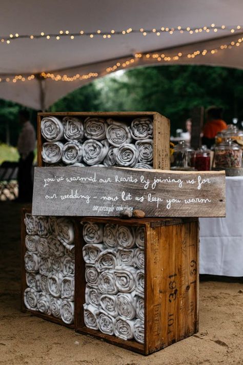 6 Creative and Elegant Ways to Display Blankets at Your Winter Wedding Backyard Wedding Favors, Enchanted Forest Wedding Theme, Wedding Woodland, Forest Theme Wedding, Rustic Backyard, Enchanted Forest Wedding, Rustic Outdoor Wedding, Wedding Palette, Unique Wedding Favors