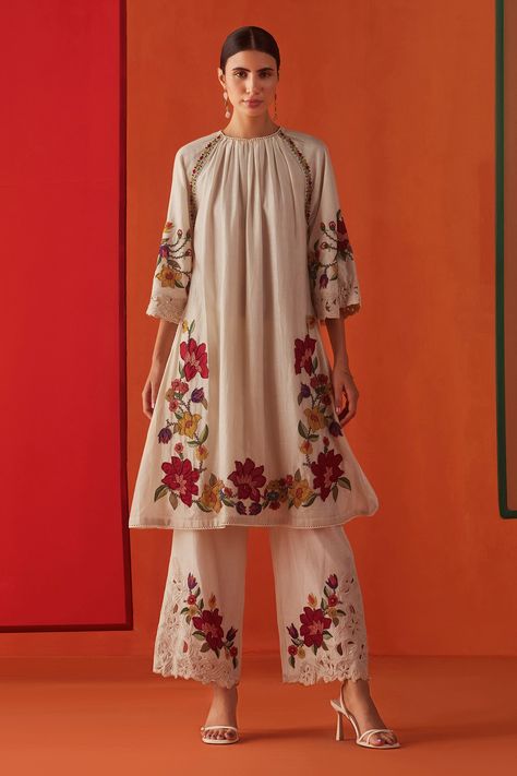 Shop for Chandrima Ivory Chanderi Floral Applique Kurta With Pant for Women Online at Aza Fashions Applique Kurta, Kurti Styles, Pakistani Fashion Casual, Pant For Women, Kurta Designs Women, Embroidery Suits Design, Boutique Dress Designs, Classy Dress Outfits, Embroidery Designs Fashion