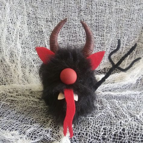 Krampus Crafts Kids, Diy Krampus Decorations, Krampus Crafts Diy, Krampus Ornaments Diy, Krampus Crafts, Diy Krampus, Krampus Decorations, German Crafts, Krampus Night