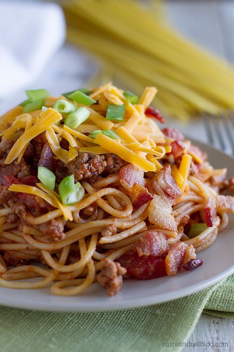 Cowboy Spaghetti - A change up from traditional Italian spaghetti and meat… Cowboy Spaghetti, Taste And Tell, Baked Spaghetti, Spaghetti Recipes, Pasta Salad Recipes, Beef Dishes, Italian Dishes, Ground Beef Recipes, Main Dish Recipes