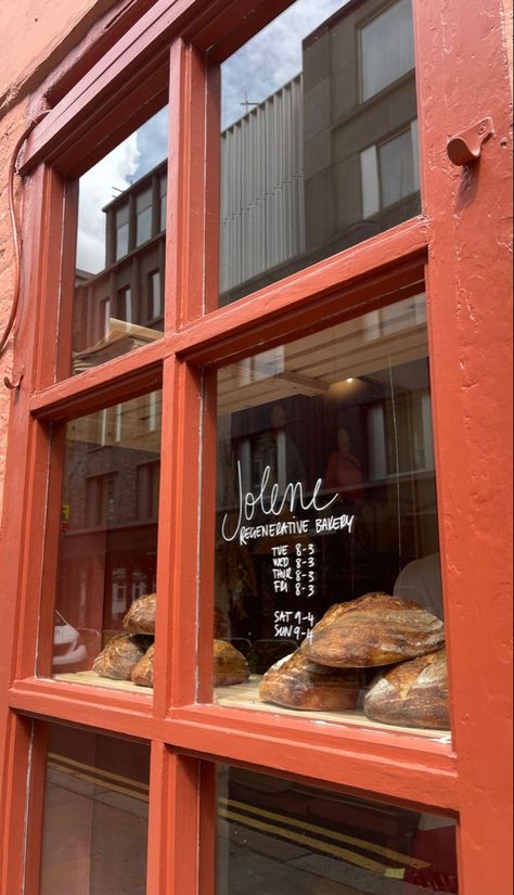 Coffee Shop Window Design, Bakery Entrance, French Bakery Window Display, Bread Shop Aesthetic, Bread Coffee Shop, Fancy Pockets, Small Town Bakery Exterior, Bakery Window Display, Bakery Signage