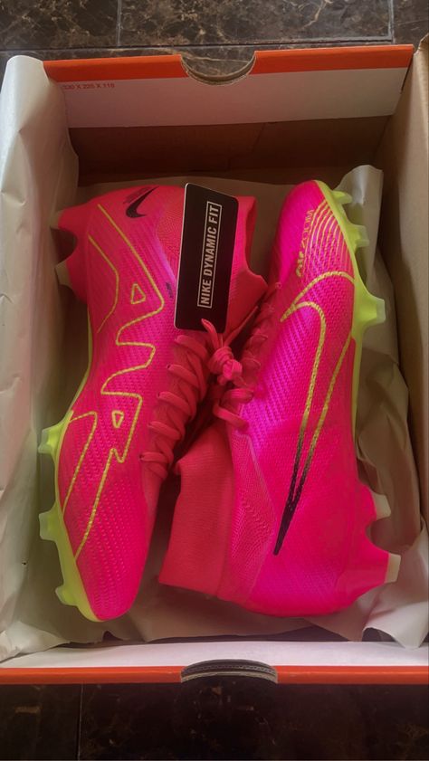 Pink Nike Soccer Cleats, Pink Soccer Boots, Pink Nike Cleats, Pink Cleats Soccer, Pink Football Boots, Cute Soccer Cleats, Pink Cleats, Pink Soccer Cleats, Womens Soccer Cleats