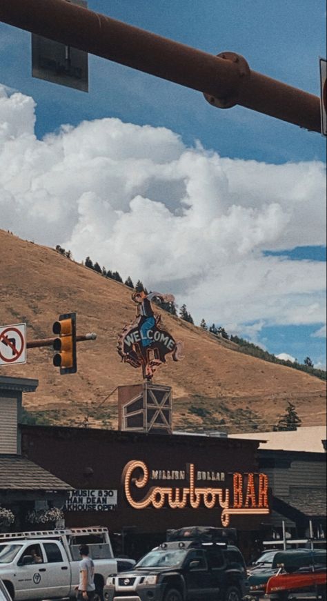 Million Dollar Cowboy Bar, Jackson Hole Summer, Cowboy Bar, Southern Aesthetic, Cowboys Bar, Cowboy Hat Styles, Cowboys And Angels, Americana Aesthetic, Jackson Hole Wy