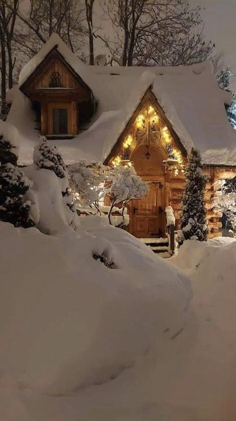 Wonderful Pictures 🍃 | Zakopane, Tatra Mountains, Poland 🇵🇱❄️❄️❄️ | Facebook Zakopane Poland, Cozy Log Cabin, Snowed In, Tatra Mountains, Beautiful Snow, Poland Travel, Wonderful Picture, Modern Cabin, Mountain Cabin