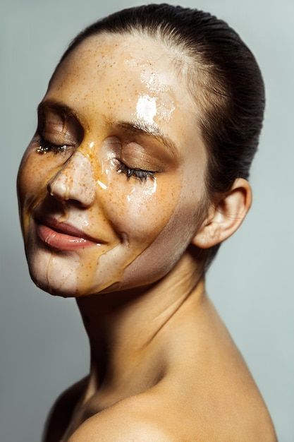 Photo portrait of woman with honey on he... | Premium Photo #Freepik #photo #facial-mask #skin-mask #face-mask #skin Honey Facial, Aloe Vera For Face, Skin Facts, Honey Face Mask, Saw Palmetto, Honey Mask, Honey Benefits, Face Painting Easy, Honey Face