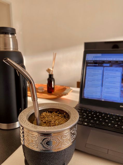 Fotografía inspiración para estudio. Tardes de mate y trabajo. Decoración para departamento, bohemia nórdico. Mate Aesthetic, Instagram Tips, Influencer, Vision Board, Romance, Instagram Photos, Photo And Video, Instagram Photo, Instagram