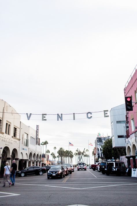 How I travel, my travel routine start to finish. Includes planning, packing, trip and travel, and return flight tips. Abbott Kinney, Travel Venice, Flight Tips, Venice California, Abbot Kinney, Venice Travel, Sequoia National Park, Pacific Coast Highway, California Dreamin'