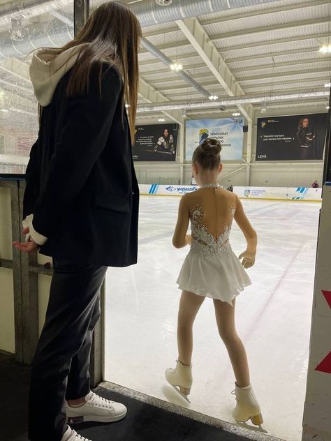 Ice Skating Coach Aesthetic, Ive Skating Aesthetic, Figure Skating Competition Aesthetic, Figure Skating Coach Aesthetic, Ice Skating Girl Aesthetic, Figure Skating Dresses Aesthetic, Figure Skating Core, Figure Skating Aesthetic Outfit, I’ve Skating Outfit