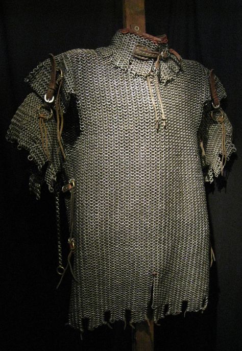 Orc Reference, Chainmail Clothing, Chainmail Shirt, Hands Portrait, Medieval Warfare, Chainmail Armor, Heavy Armor, Century Armor, Arm Armor