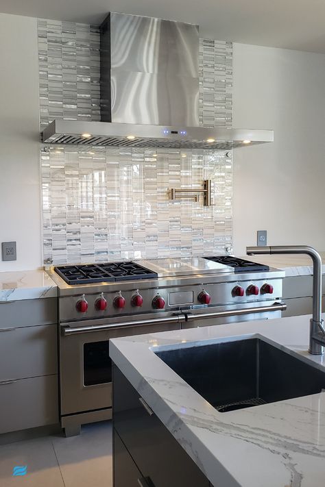 Built In Stove Top Countertops, Modern Kitchen Stove Design, Kitchen Stove Design, Modern Kitchen Stoves, Flat Top Stove, Kitchen Stove Top, Black Stove, American Kitchen, Kitchen Board