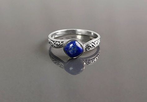 Lapis Lazuli Rings Women, Elegant Lapis Lazuli Ring Jewelry, Blue Lapis Lazuli Rings Fine Jewelry, Lapis Lazuli Ring Vintage, Vintage Lapis Lazuli Jewelry As Gift, Women Viking, Vintage Lapis Lazuli Gemstone Jewelry, Lapis Lazuli Ring Silver, Lapis Lazuli Silver Rings