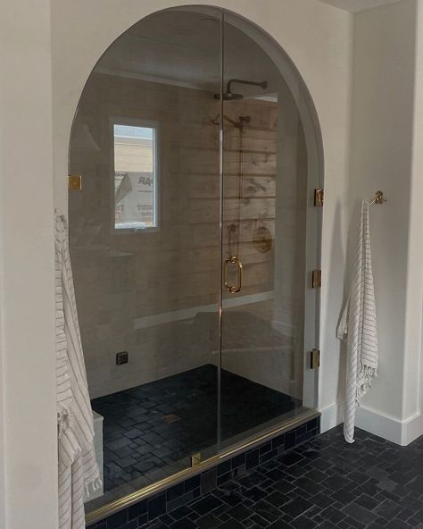 AG DESIGNS | This arched walk-in shower is just so dreamy! • • Design: Interiors By AG | Instagram Shower Renovation, Bathroom With Tub, Bathroom Addition, Dreamy Design, Bathroom Showrooms, Upstairs Bathrooms, Bathroom Renos, Dream House Interior, Bathroom Remodel Master