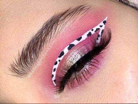 Cow Print Eye Makeup, Cow Print Eyeliner, Pink Cow Makeup, Cow Print Eyeshadow, Pink Cow Print Outfit, Pink Cowgirl Makeup, Disco Cowgirl Makeup, Cow Eye Makeup, Cowgirl Halloween Makeup