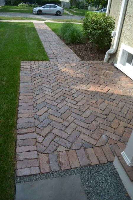 Reclaimed Barr Paver Herringbone Pattern Front Walkway - Northbrook Decks, Pergolas, & Stone Paver Patios Reclaimed Brick Patio, Brick Paver Patio, Paver Designs, Pavers Backyard, Patio Pavers Design, Walkway Design, Brick Walkway, Paver Walkway, Bluestone Patio