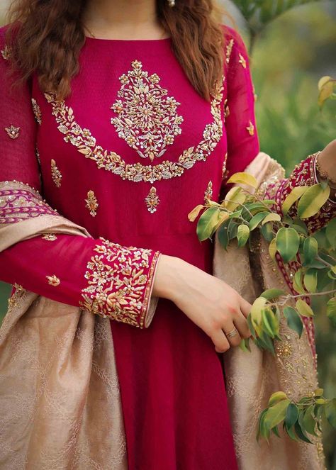 Churidar Designs, Designer Kurti Patterns, Stylish Short Dresses, Pakistani Fashion Party Wear, Dress Design Patterns, Designer Party Wear Dresses, Boutique Dress Designs, Embroidery Designs Fashion, Fancy Dress Design