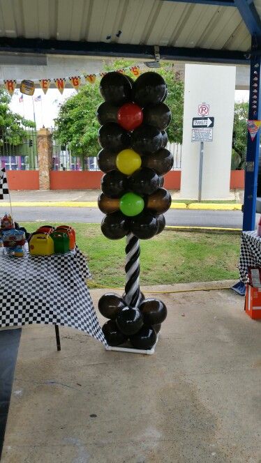 Race Track Party Ideas, Racetrack Theme Party, Nascar 3rd Birthday, Nascar Birthday Party Games, Nascar Decorations, Dirt Track Racing Birthday Party Ideas, Nascar Theme Birthday Party, Nascar Party Games, Dragster Birthday Party