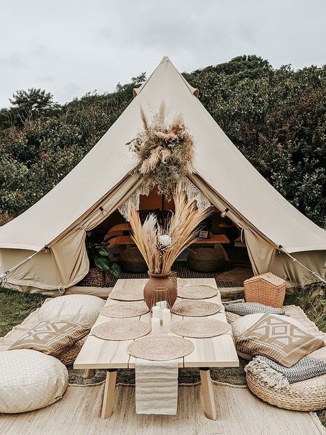 Luxury Glamping Ideas, Tent Camping Essentials, Glamping Aesthetic, Glamping Decor, Teepee Camping, Glamping Inspiration, Bell Tent Glamping, Tents Camping Glamping, Yurt Camping