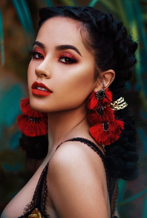 Eye Makeup Red Dress, Red Makeup, Beauty Portrait, Becky G, Red Lipstick, Creative Portraits, Portrait Inspiration, Model Poses, Beauty Photography