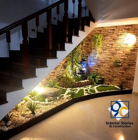 Steps Under Design, Designs For Under Staircase, Home Steps Design Indoor, Under Stair Design Ideas, Designs Under Staircase, Indoor Garden Under Staircase, Under The Staircase Design, Decoration Under Stairs Interior Design, Garden Below Staircase