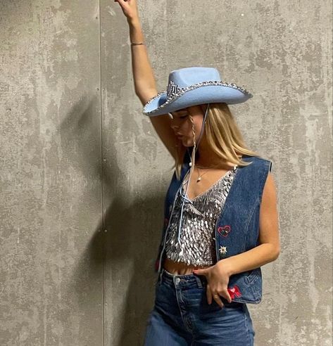 California Cowboy, Denim And Diamonds, Cinnamon Girl, Nashville Outfits, Creative Instagram Photo Ideas, Outfits With Hats, Horse Girl, Boots Outfit, Wild West