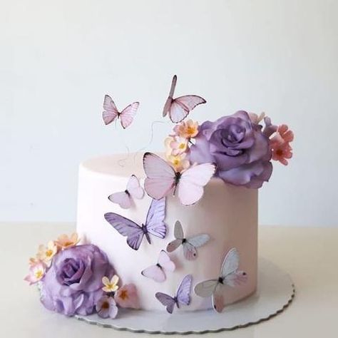 Tort Harry Potter, Butterfly Cake Decorations, 4de Verjaardag, Butterfly Birthday Cakes, Birthday Cake With Flowers, Butterfly Birthday Party, Elegant Birthday Cakes, Butterfly Cake, Beautiful Birthday Cakes