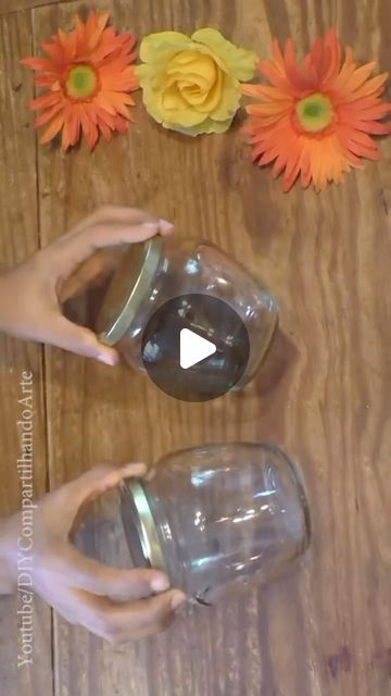 Painting Ideas On Jar, Decorating Glass Jars Ideas, Glass Vase Diy Craft Ideas, Flower Pot Diy Ideas, Diy Pot En Verre, Decoration Pot En Verre, Vase Decorating Ideas Paint, Vidros Decorados Ideas, Diy Glass Jars Ideas