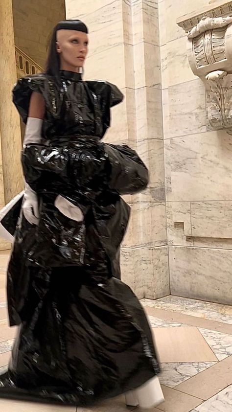 Marc Jacobs Fall 2022, Trash Bag Dress, Marc Jacobs Runway, Gown Aesthetic, Plastic Outfit, Marc Jacobs Dress, Camp Style, Bella Hadid Style, Hadid Style